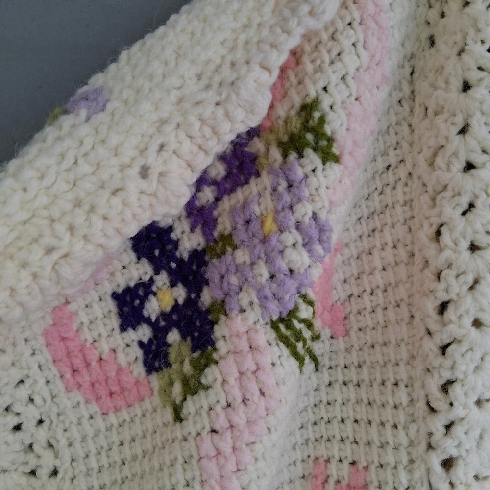 Vintage Crochet Afghan STUNNING Cream Purple Bouquet Floral Pink Ribbon‎ Bows...